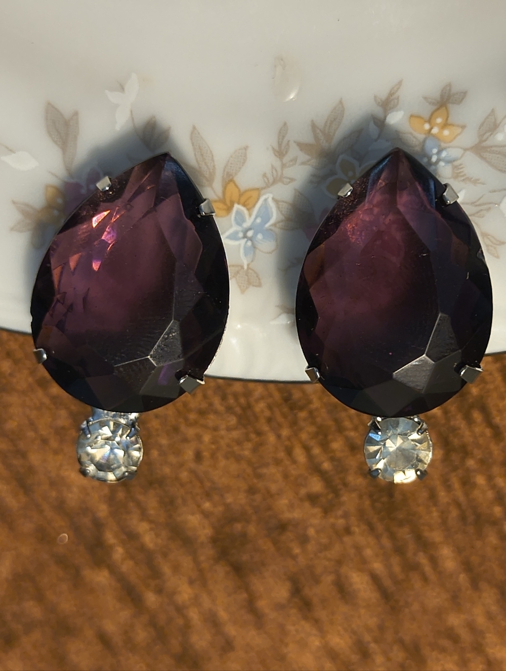 Vtg 50s Dior Orena Patented Silver Plated Faceted Purple Glass Clip On Earrings - Picture 6 of 9